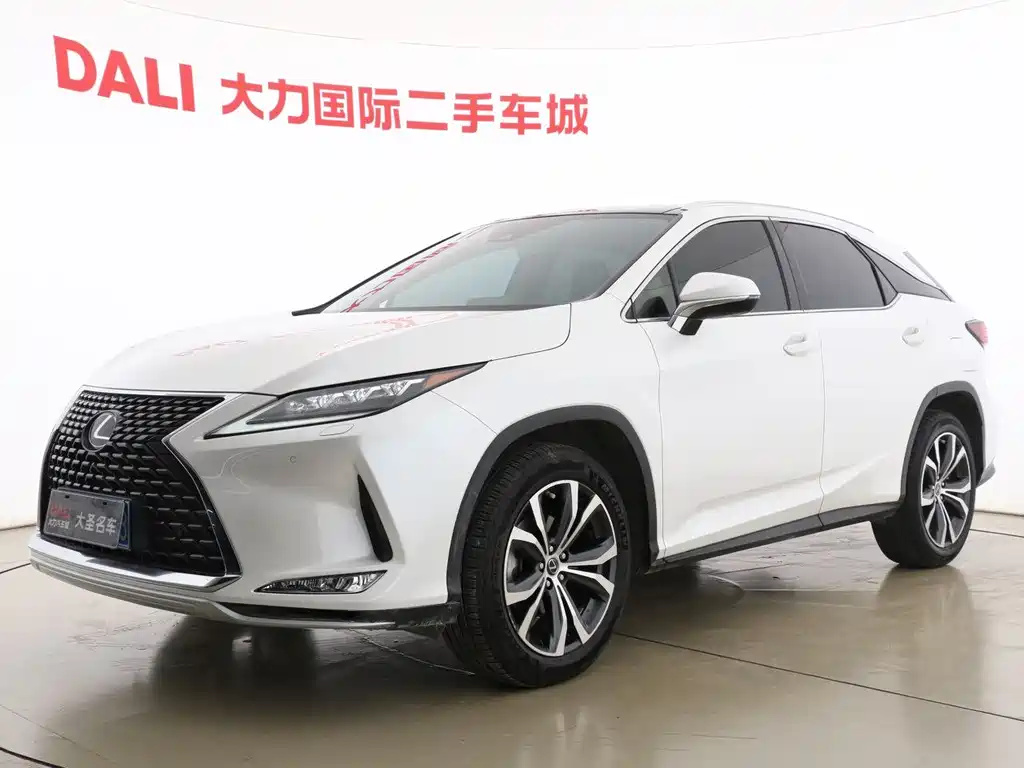 Lexus RX 2022 — фото 1