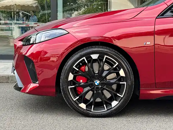 BMW M235L 2025