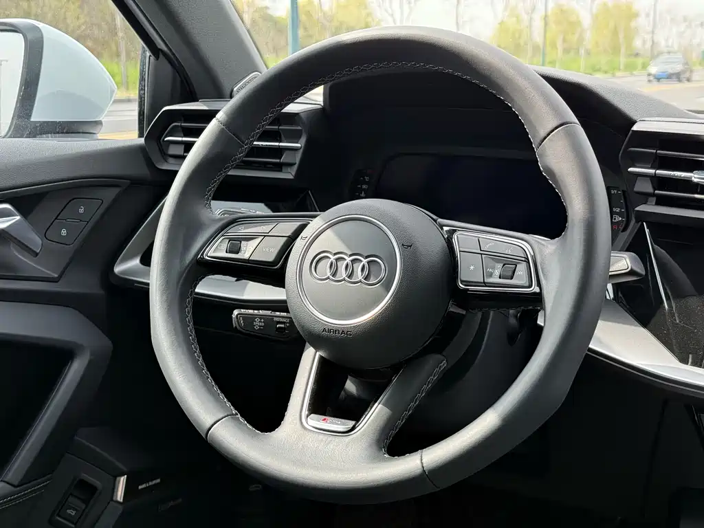 Audi A3 2024 — фото 8