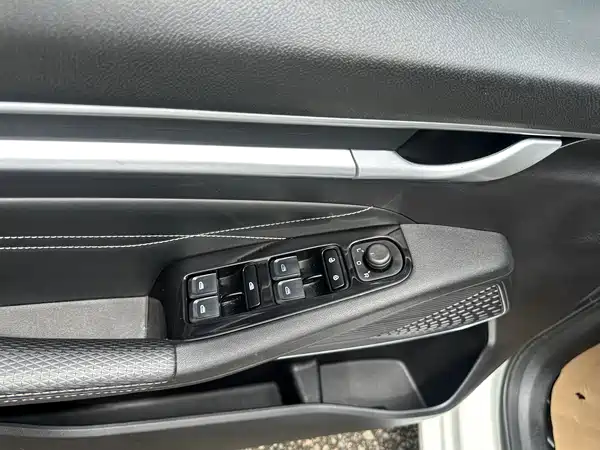 Geely Emgrand 2021