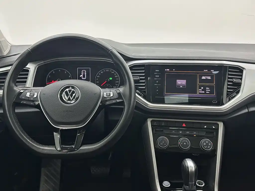 Volkswagen T-Roc 2022 — фото 10