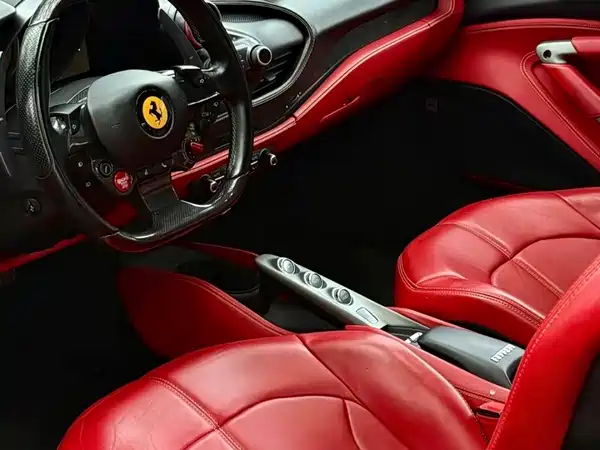 Ferrari F8 2021