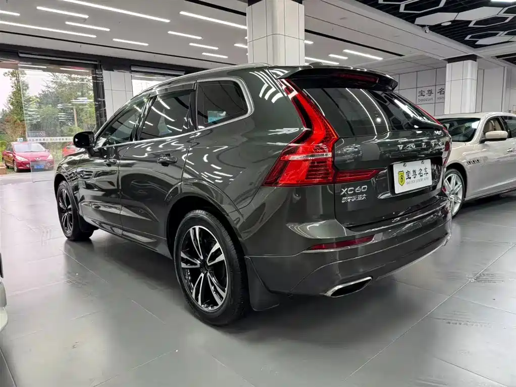 Volvo XC60 2018 — фото 5