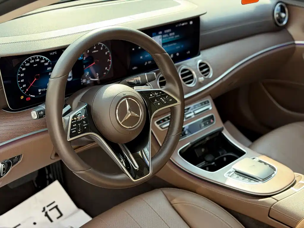 Mercedes-Benz E-Class 2023 — фото 8