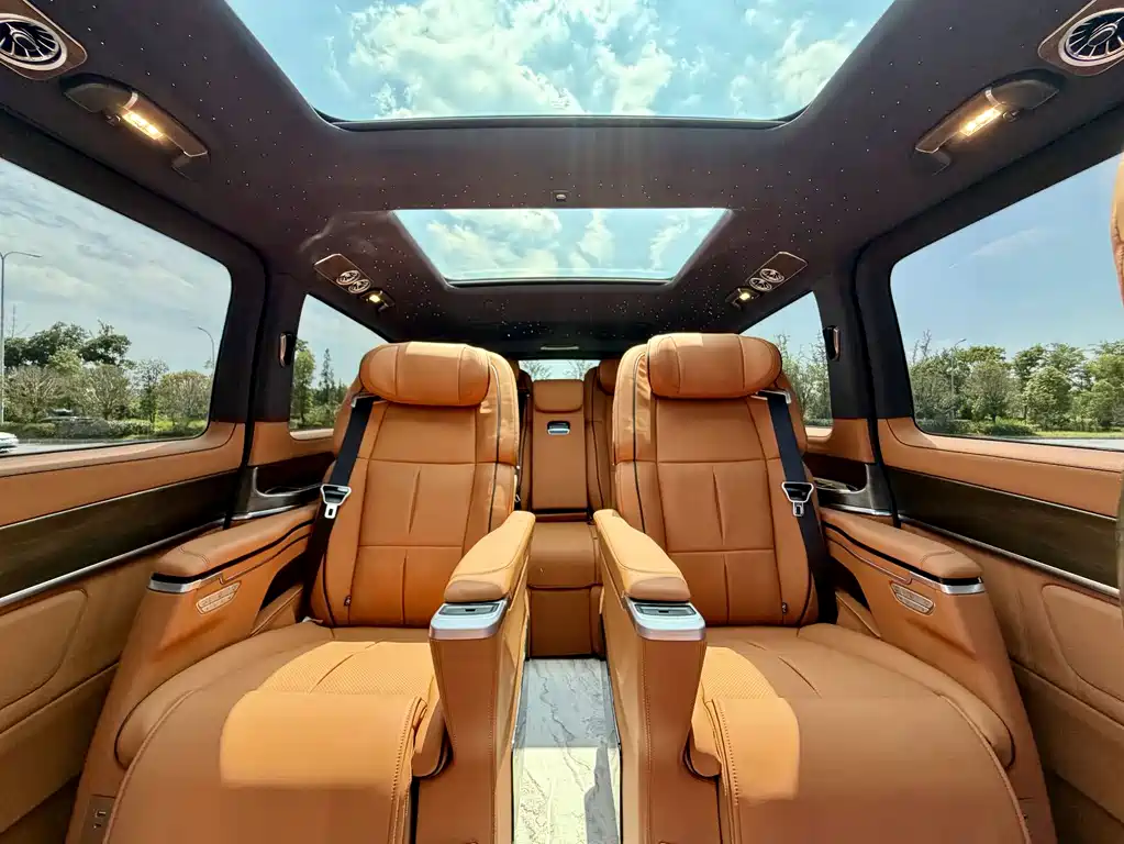 Mercedes-Benz V-Class 2022 — фото 9