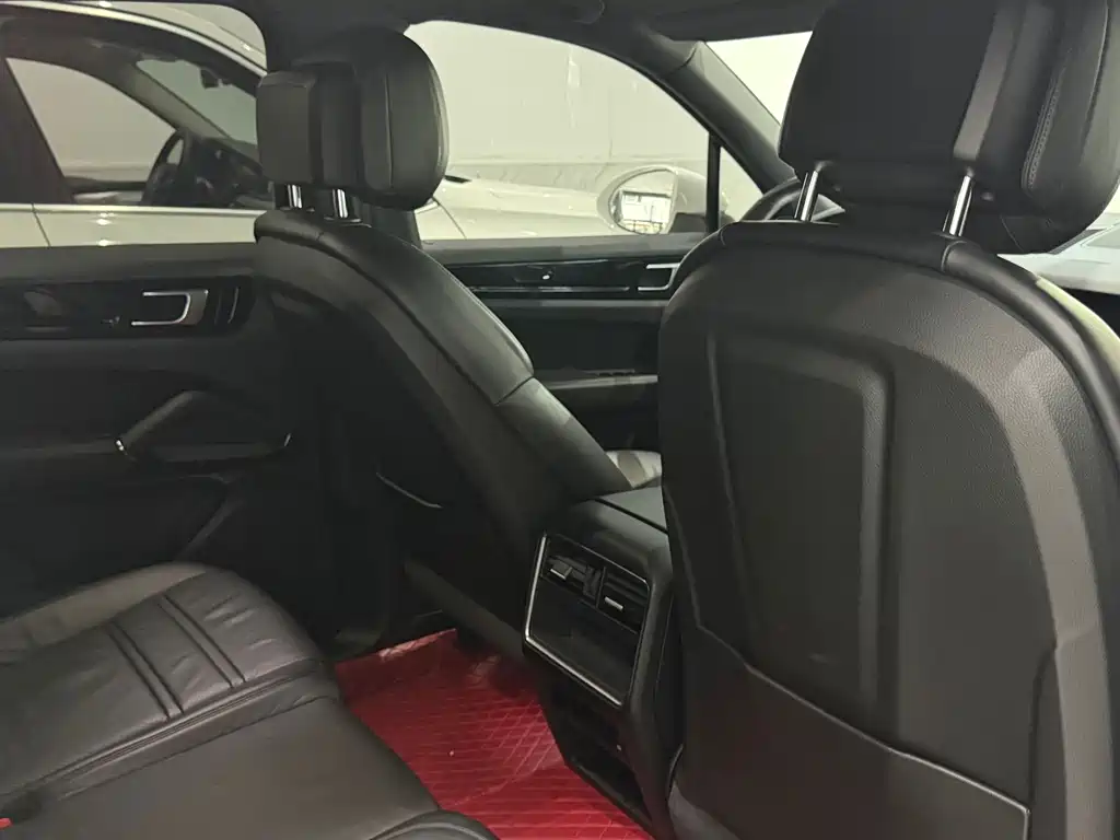 Porsche Cayenne 2018 — фото 14