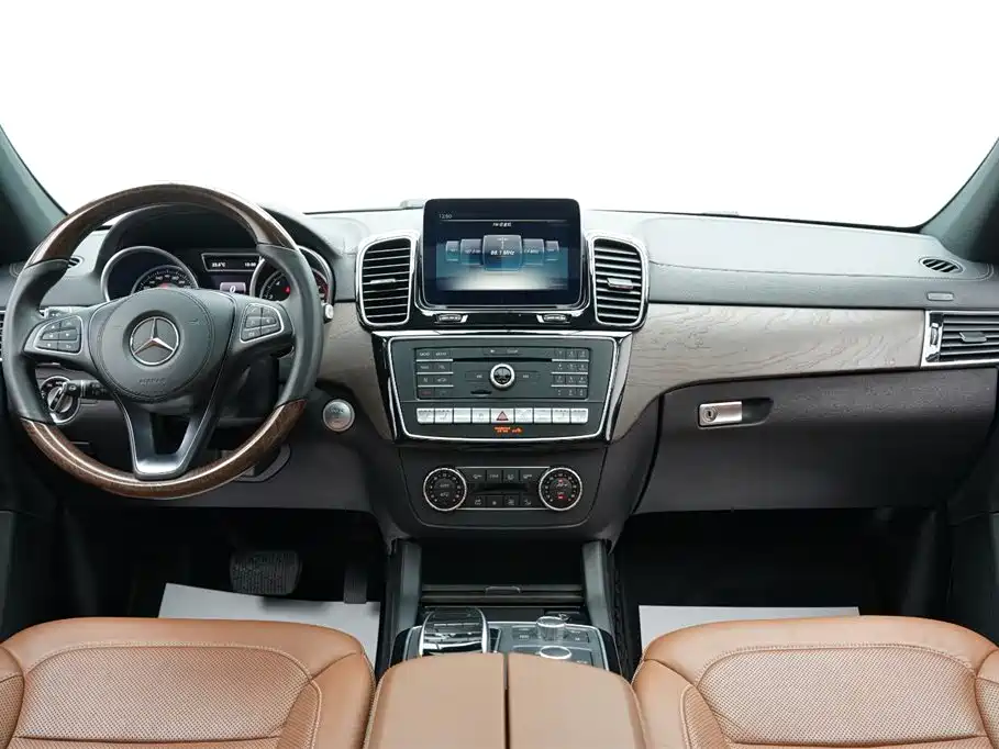 Mercedes-Benz GLS 2017 — фото 4