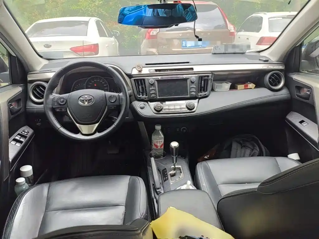Toyota RAV4 2015 — фото 10