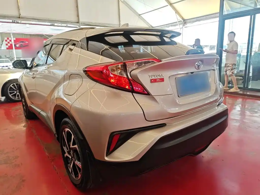 Toyota C-HR 2020 — фото 5