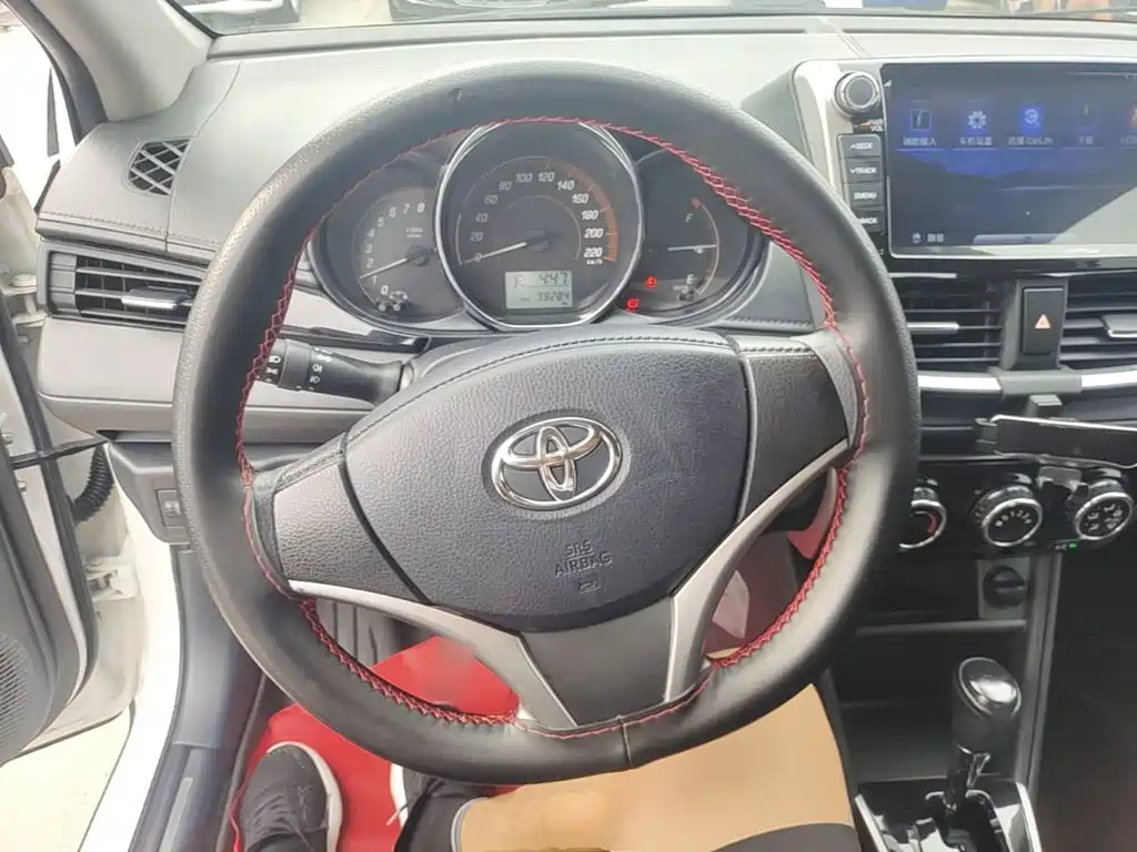Toyota Yaris L 2021 — фото 11
