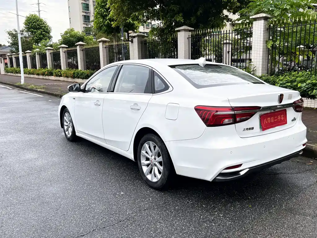 Roewe i6 New Energy 2018 — фото 7