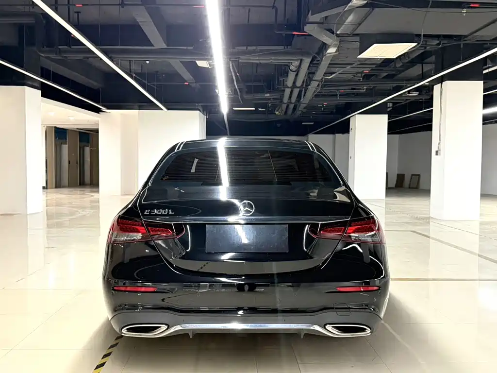 Mercedes-Benz E-Class 2022 — фото 7