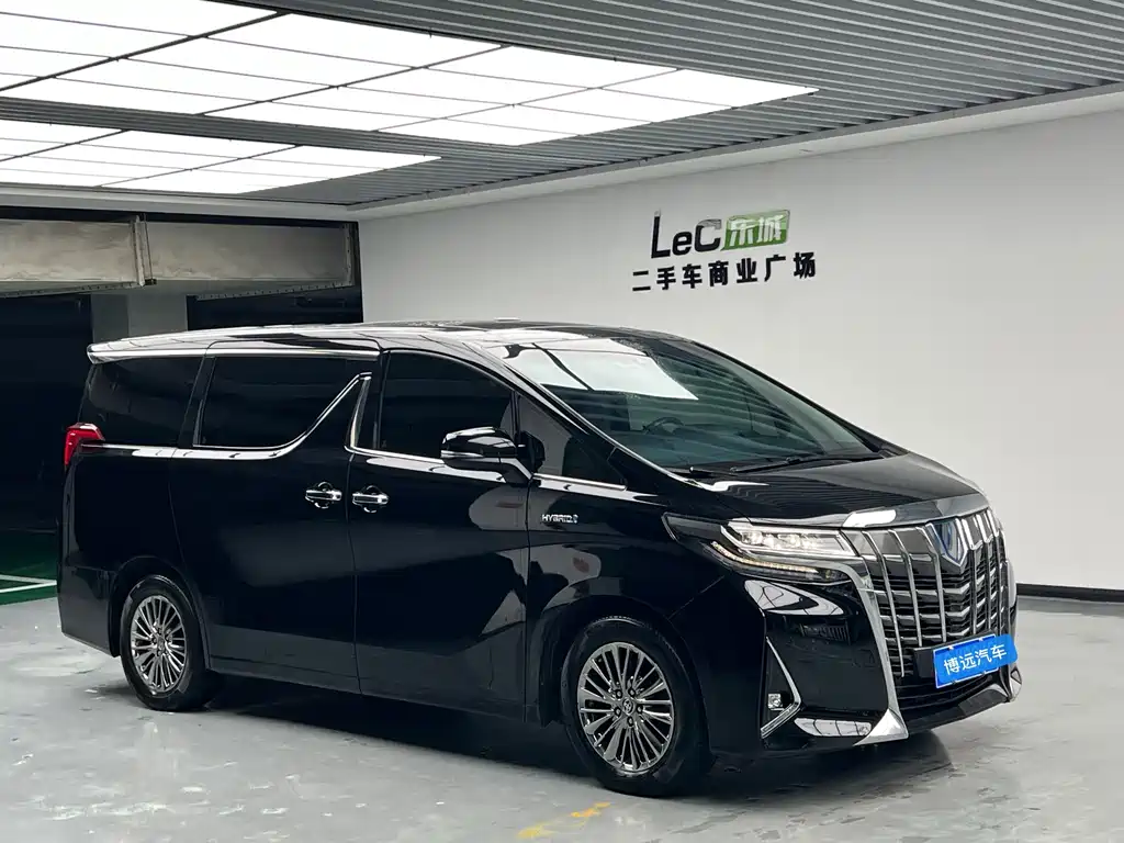 Toyota Alphard 2019 — фото 3