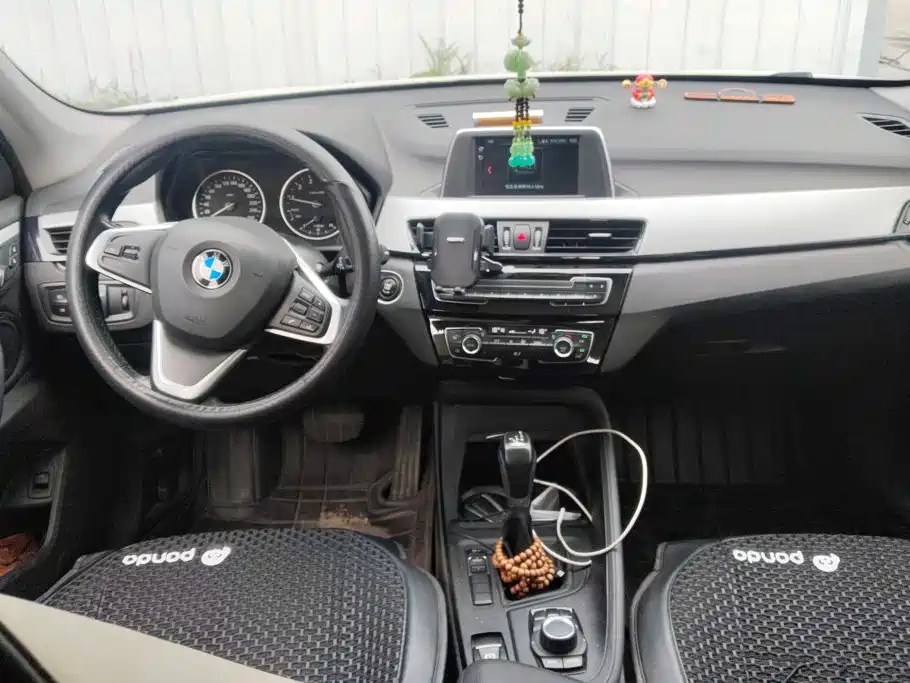 BMW X1 2018 — фото 12