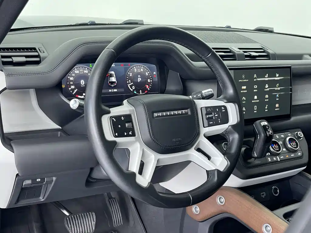 Land Rover Defender 2021