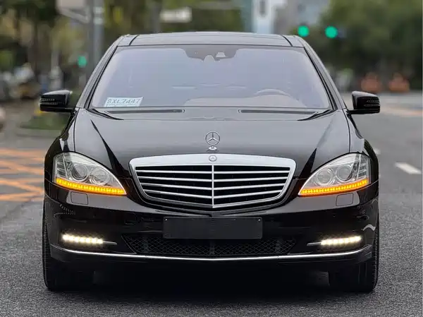 Mercedes-Benz S-Class 2011