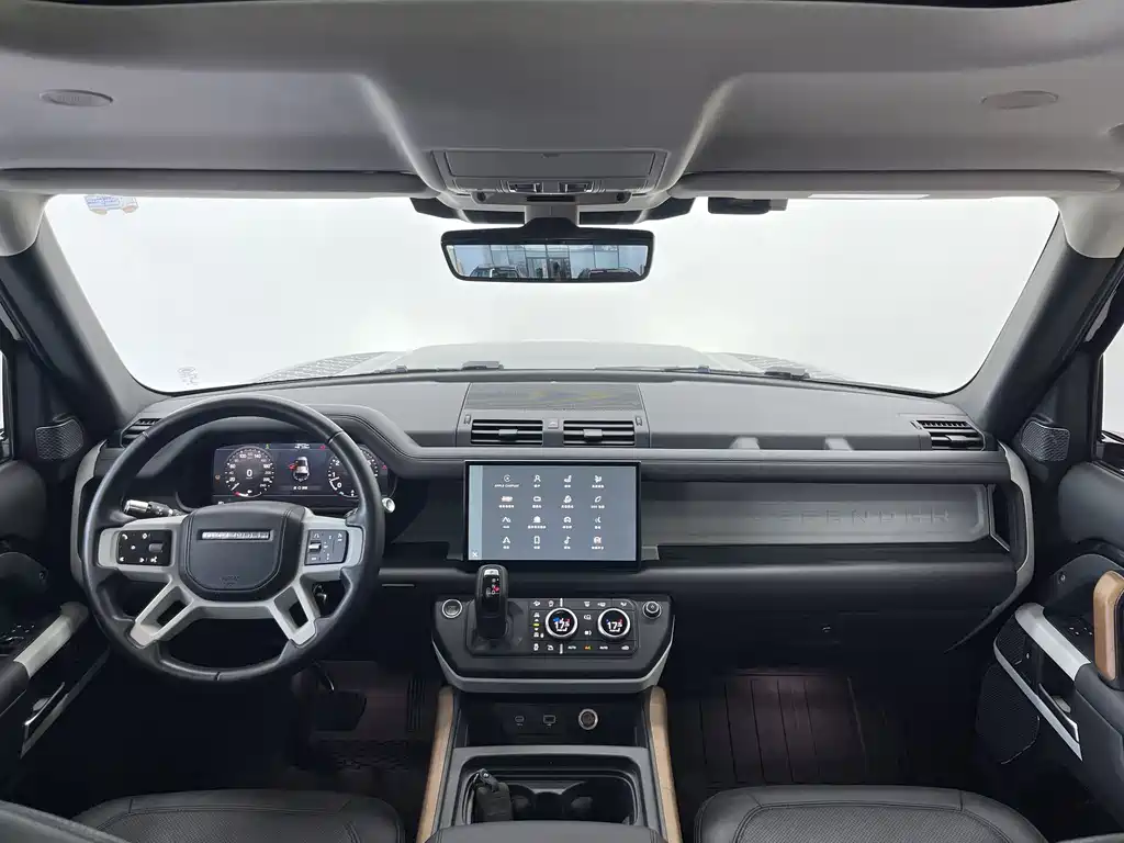 Land Rover Defender 2021 — фото 14