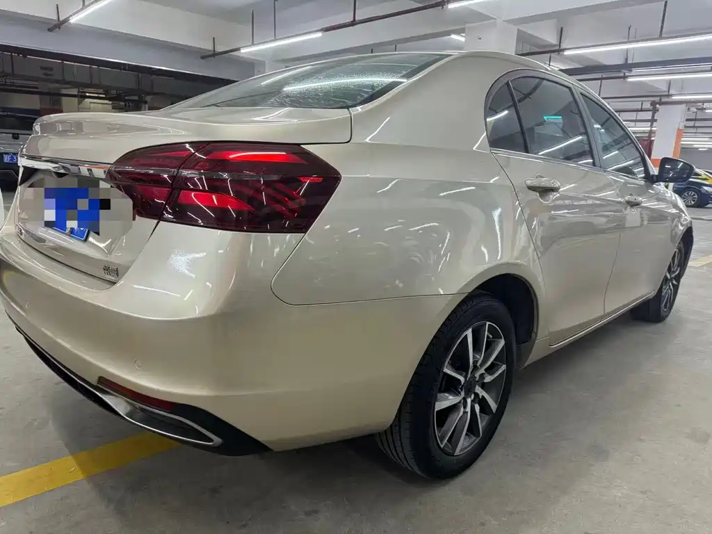Geely Emgrand 2020 — фото 16