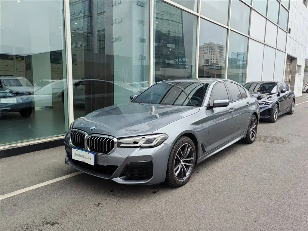 BMW 5 Series 2022 — фото 1