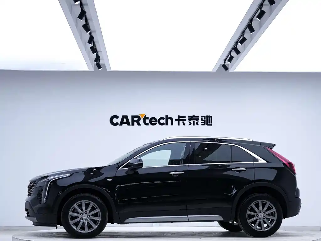 Cadillac XT4 2023 — фото 2