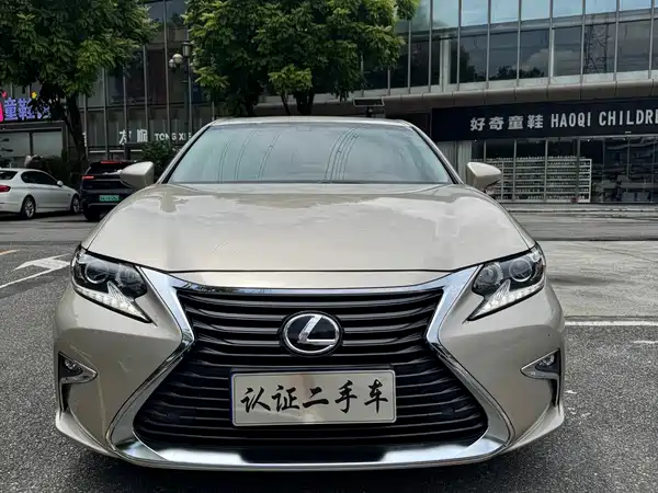Lexus ES 2017