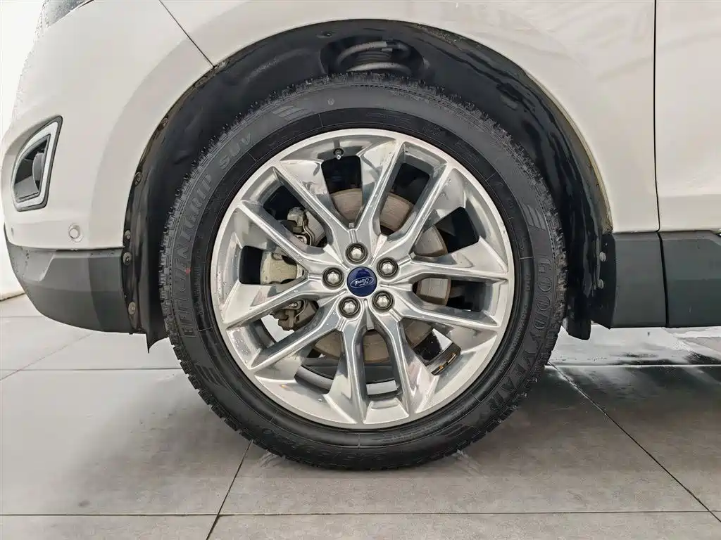 Ford Edge 2018 — фото 17