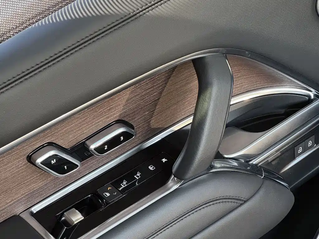Land Rover Range Rover 2024 — фото 19