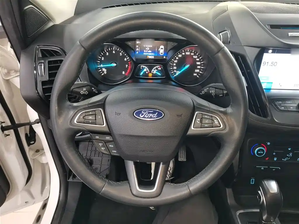 Ford Kuga 2018 — фото 11