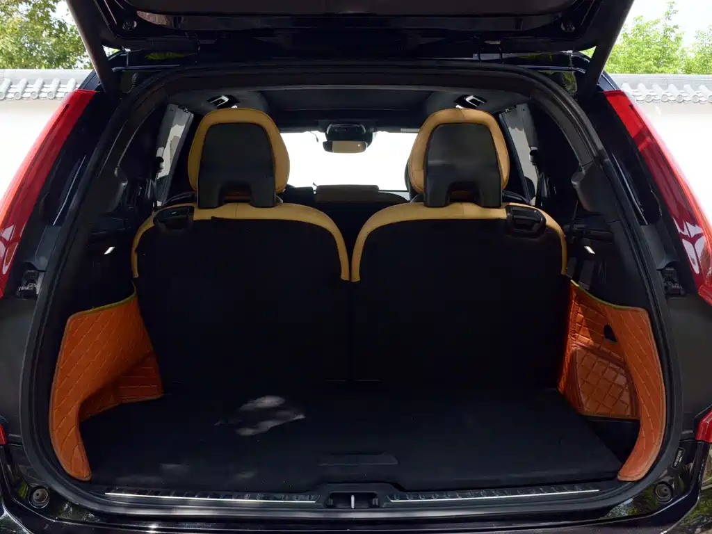 Volvo XC90 2019 — фото 13