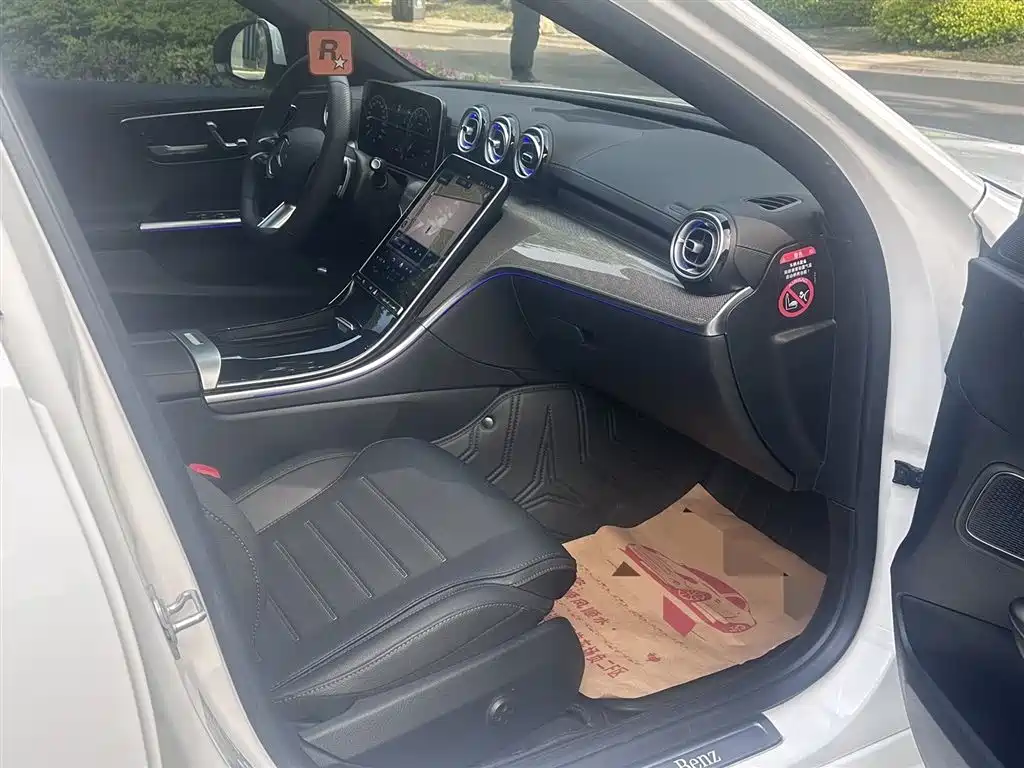 Mercedes-Benz C-Class 2025 — фото 4