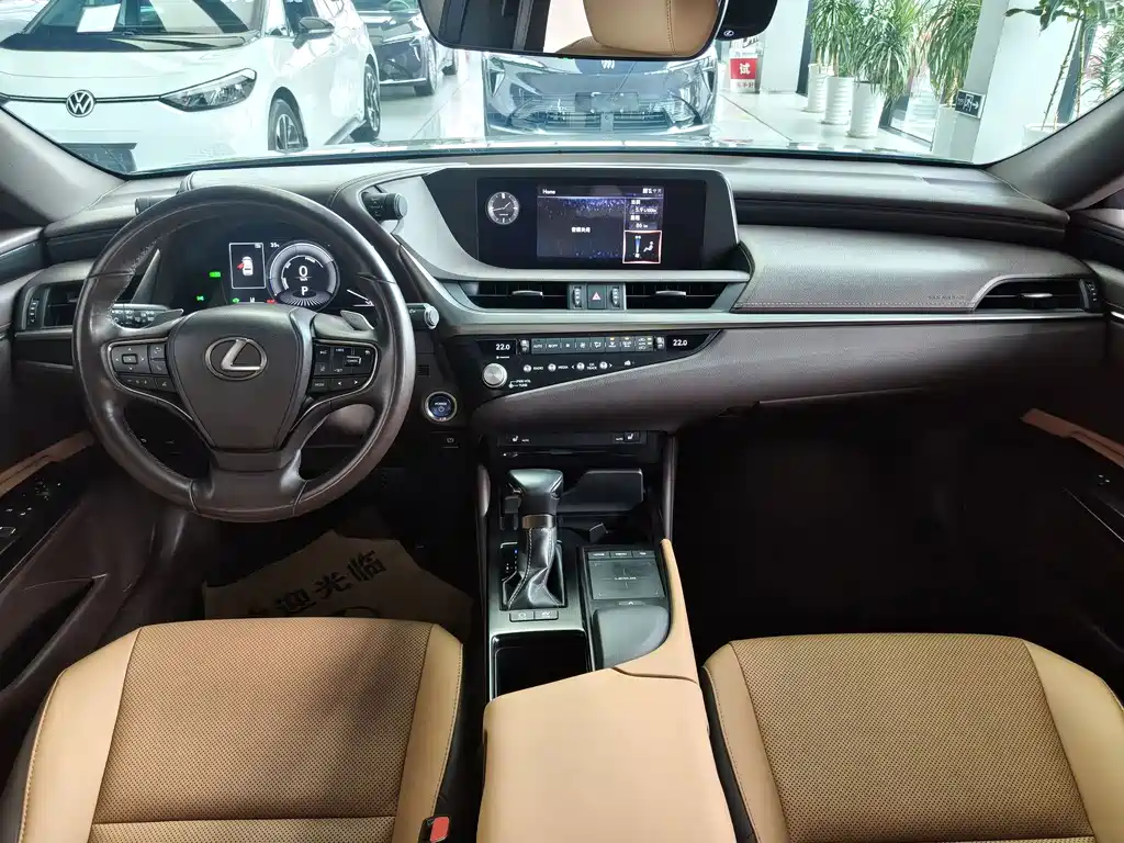 Lexus ES 2021 — фото 10