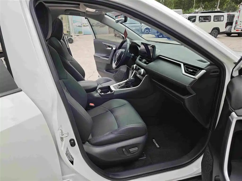 Toyota Wildlander 2023 — фото 11