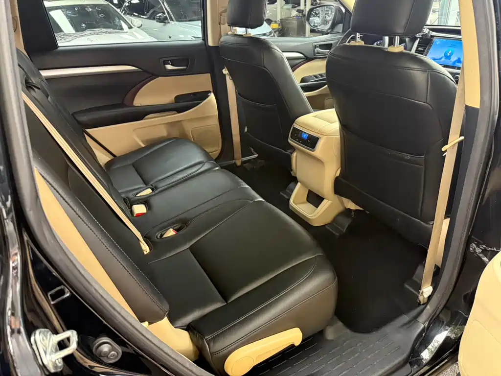 Toyota Highlander 2016 — фото 15