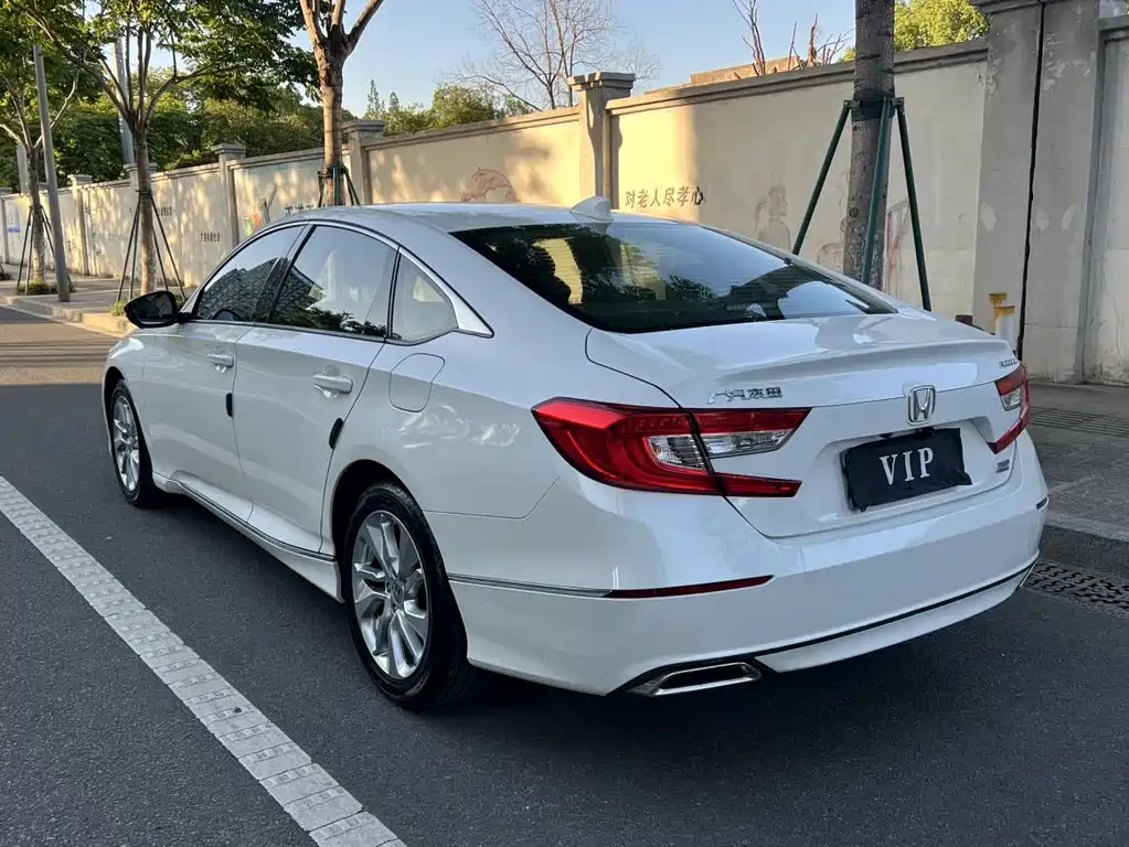 Honda Accord 2019 — фото 15