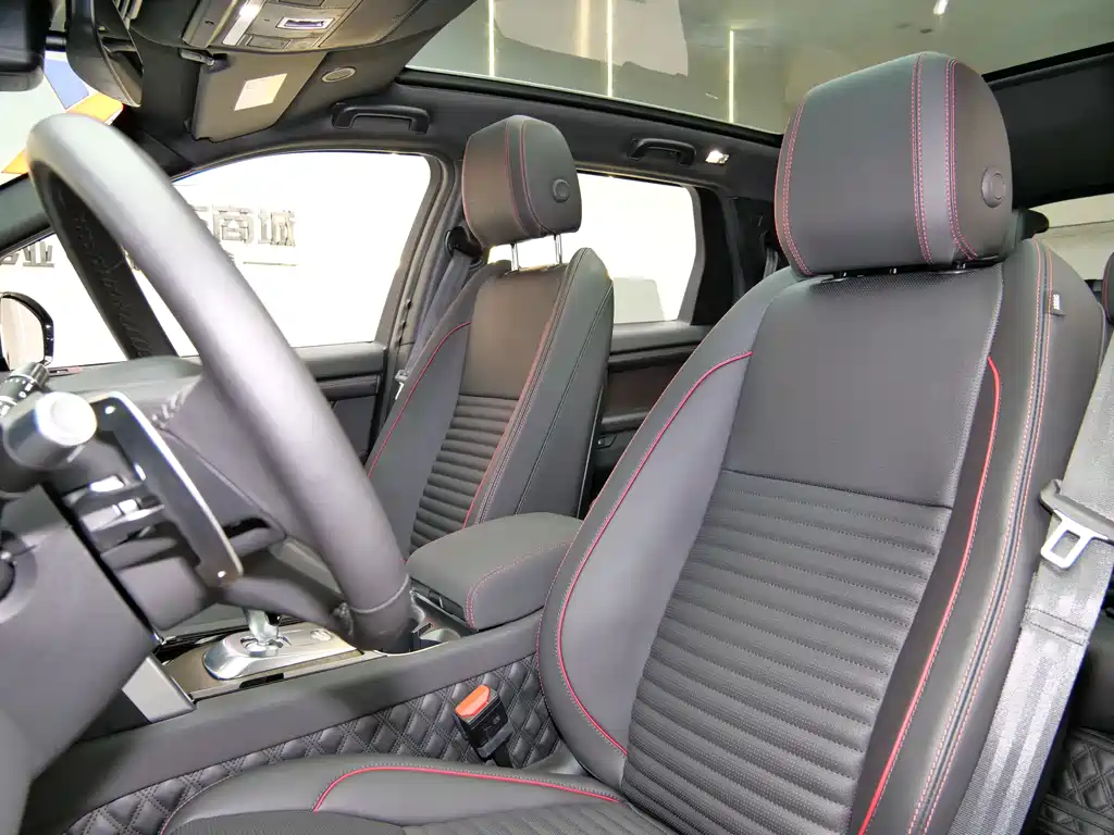 Land Rover Discovery Sport 2023 — фото 11