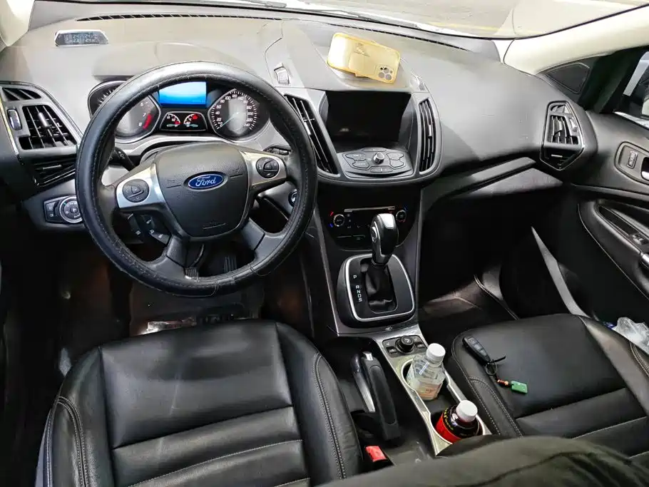 Ford Kuga 2015 — фото 12