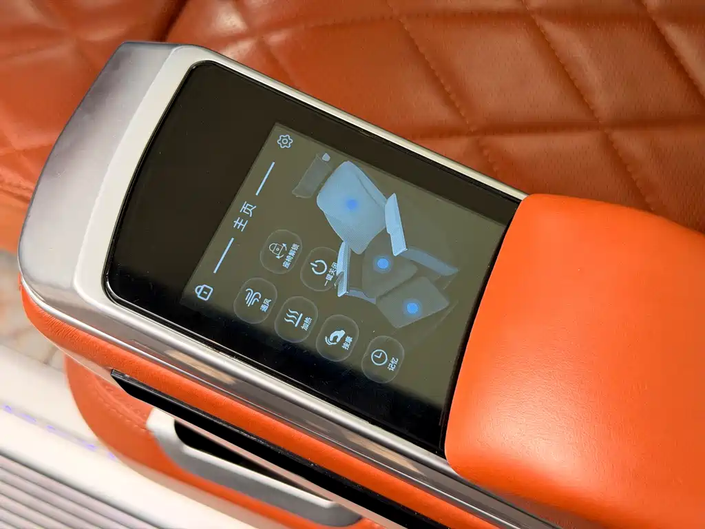 Mercedes-Benz V-Class 2023 — фото 13
