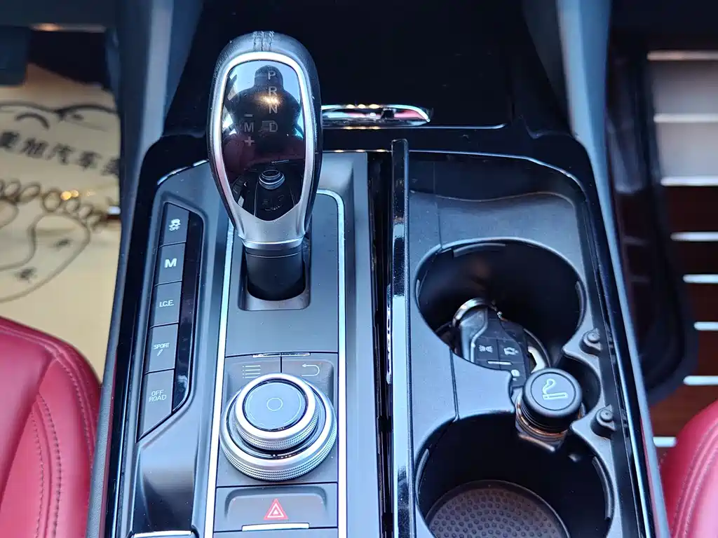 Maserati Levante 2018 — фото 22