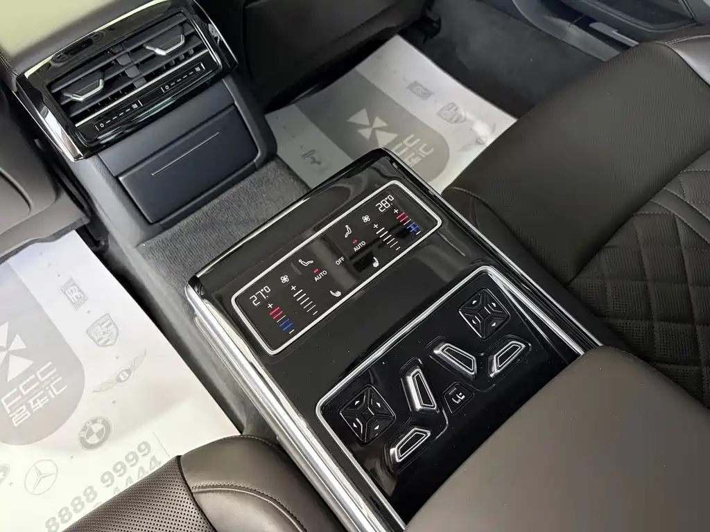 Audi A8 2021 — фото 17