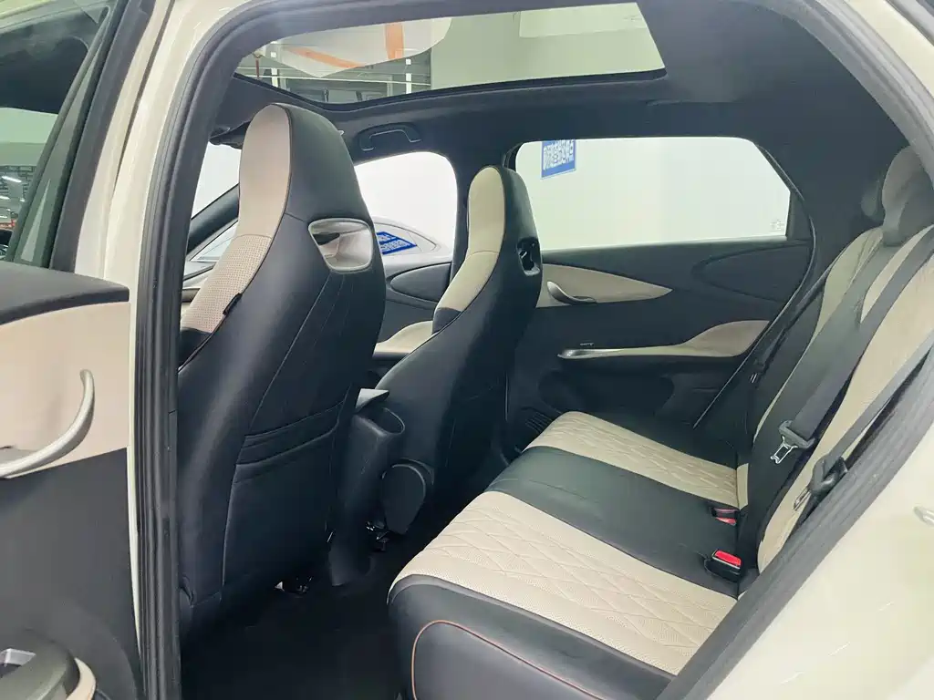 BYD Dolphin 2022 — фото 10