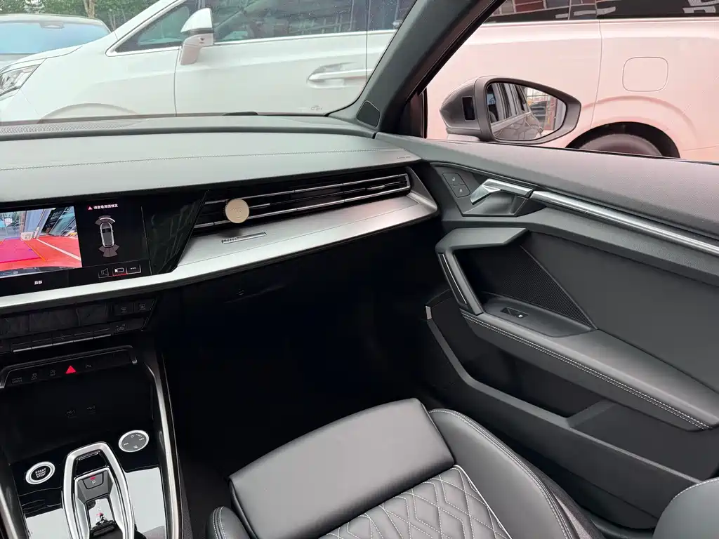 Audi A3 2025 — фото 10
