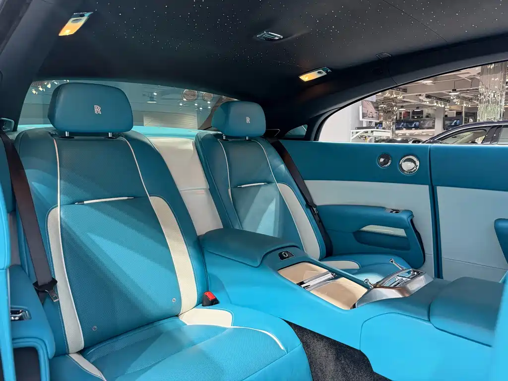 Rolls-Royce Phantom 2021 — фото 14