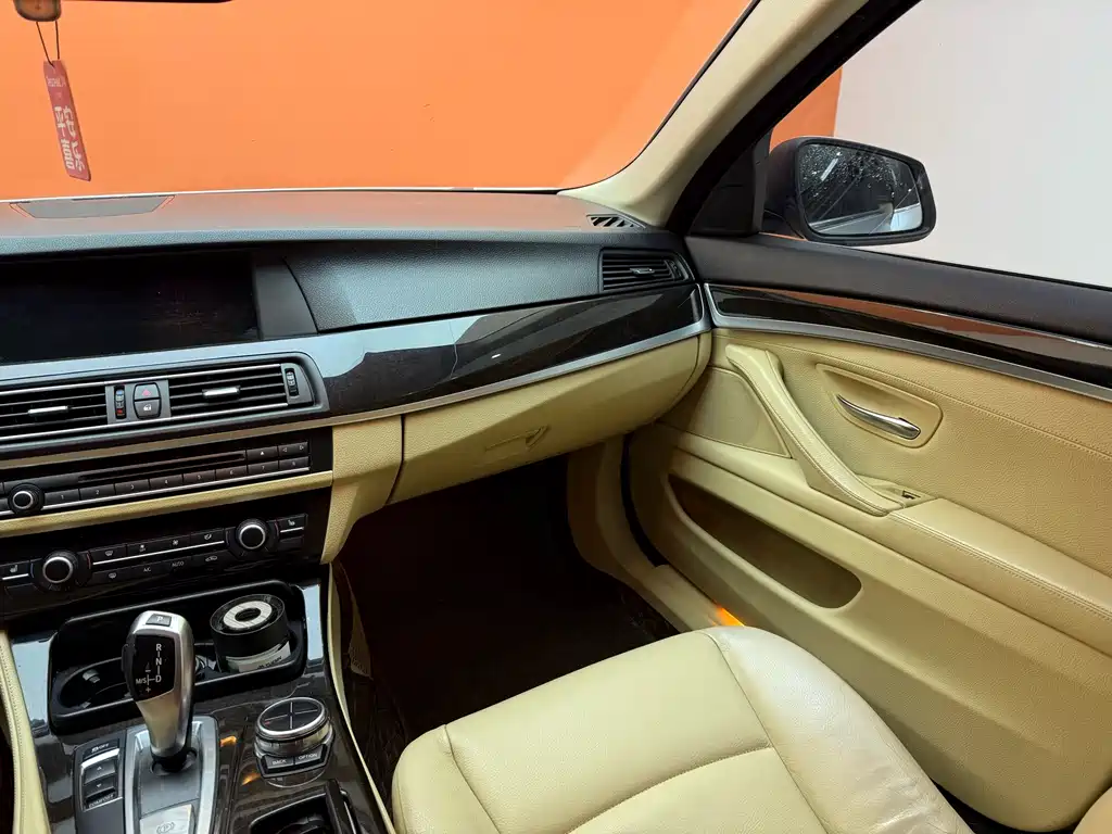 BMW 5 Series 2013 — фото 18