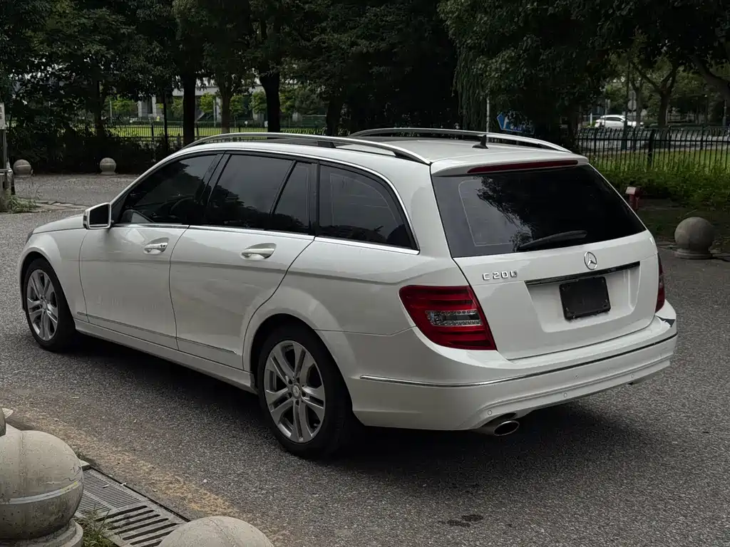 Mercedes-Benz C-Class 2011