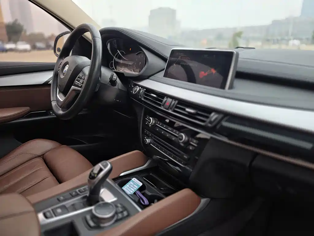 BMW X6 2016 — фото 11