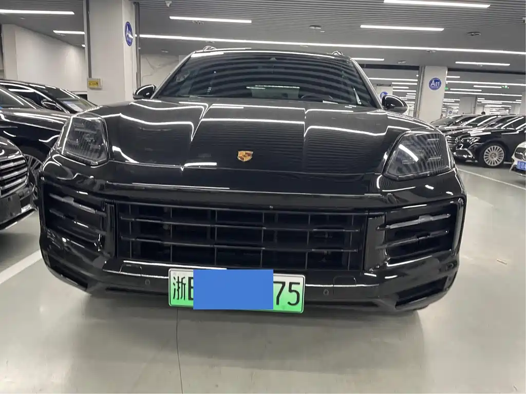 Porsche Cayenne Hybrid 2025