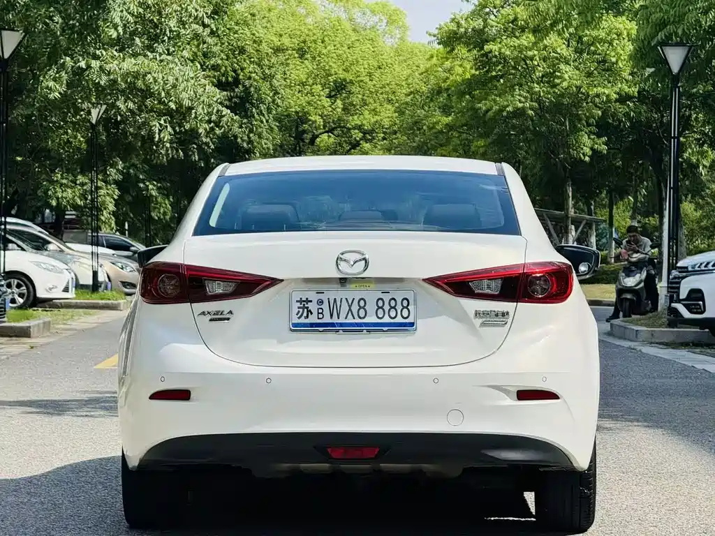 Mazda 3 Axela 2018 — фото 5