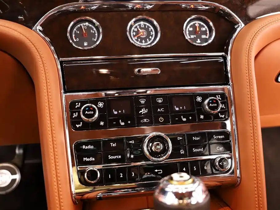 Bentley Mulsanne 2019 — фото 13