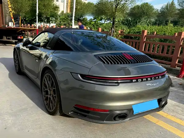 Porsche 911 2023