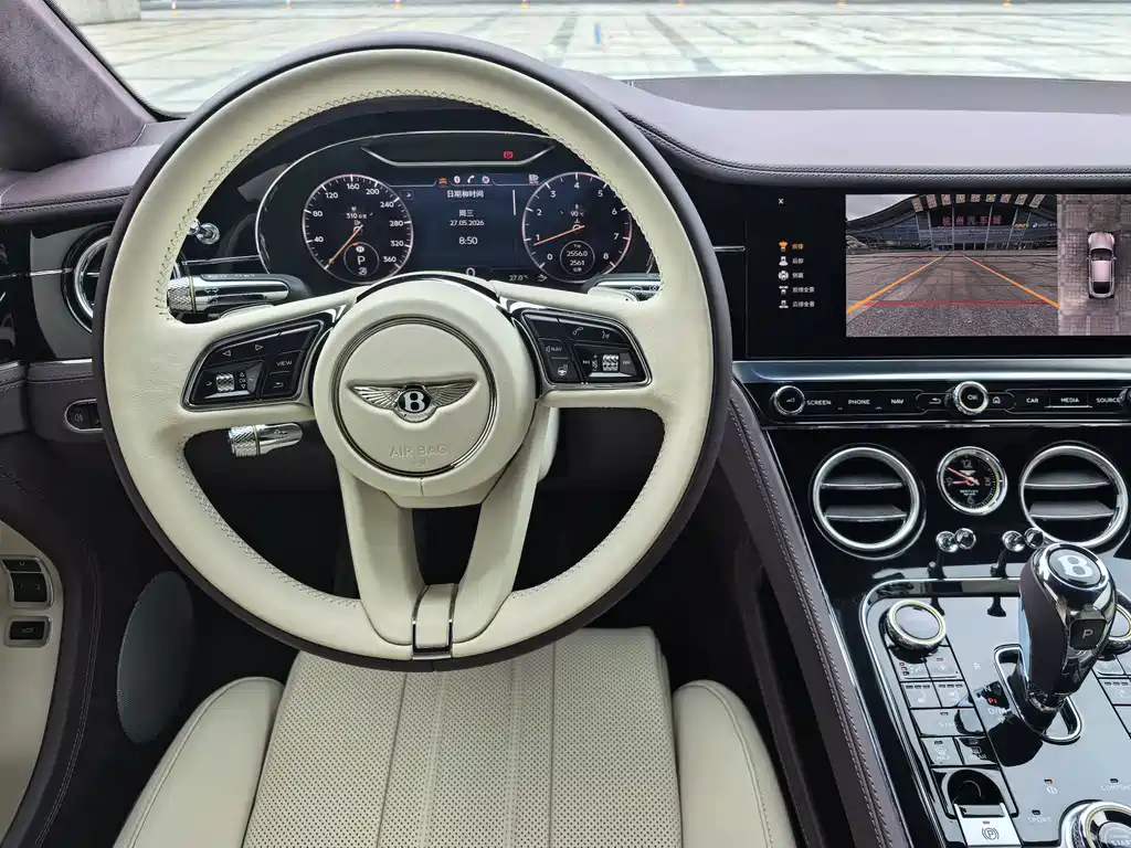 Bentley Continental 2024 — фото 11